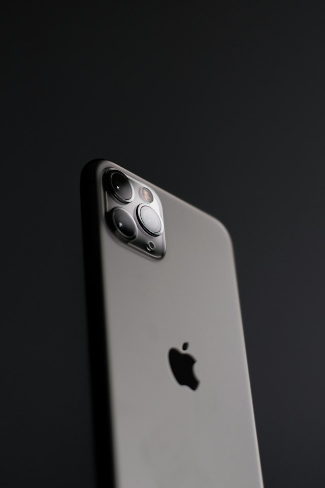 iPhone 18 Pro लॉन्च: Apple ने मचाई धूम, A20 Pro चिप और 48MP कैमरे के साथ आया नया iPhone