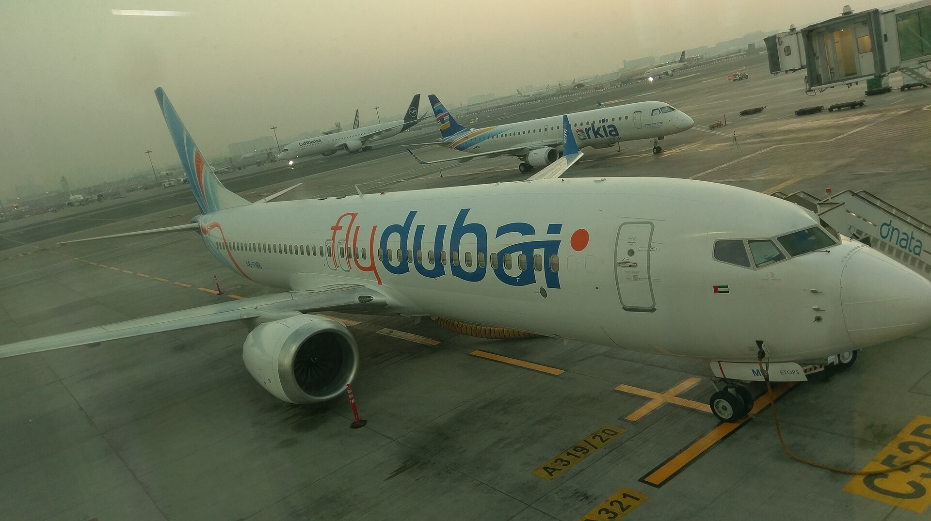 Dubai-Tel Aviv Flight News: Flydubai विमान में सुरक्षा घटना, Saudi Arabia में Emergency Landing